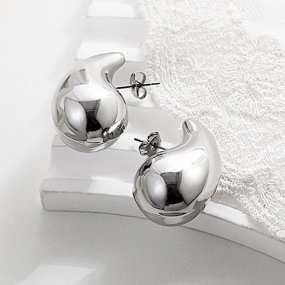 Silver Water Drop Tear Drop Earrings Bottega - Picture 5 of 7